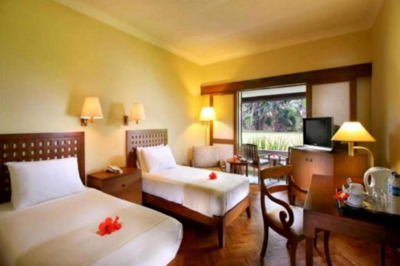 The Santosa Villas & Resort Lombok Mangsit Extérieur photo