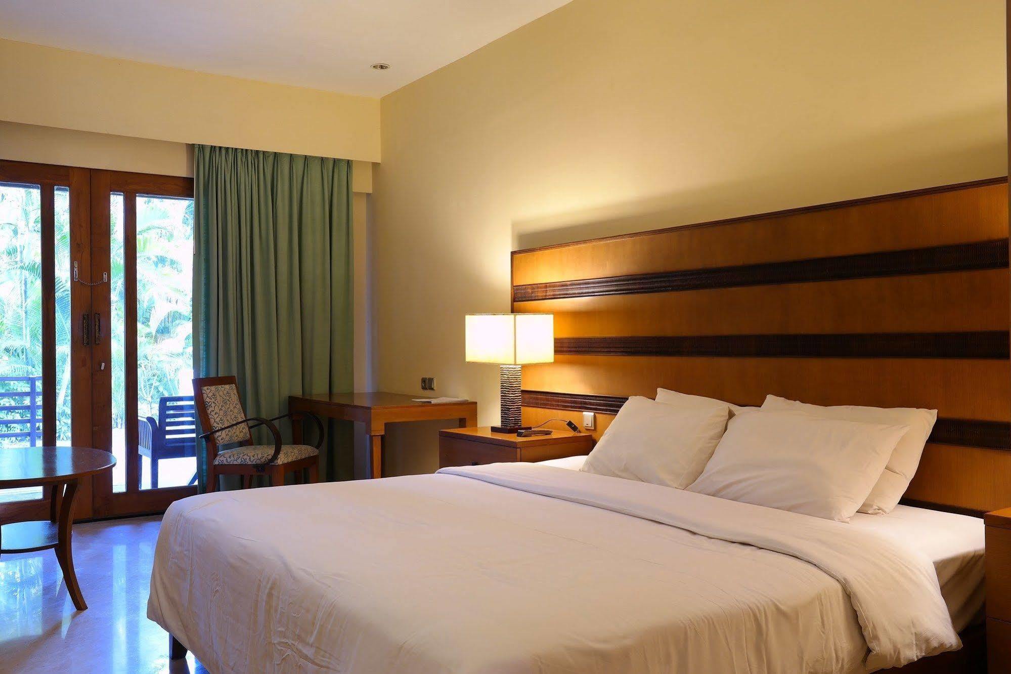The Santosa Villas & Resort Lombok Mangsit Extérieur photo